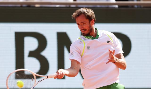 开云登陆入口-法网首轮不敌巴西“刺客” 梅总红土蜜月期提前结束